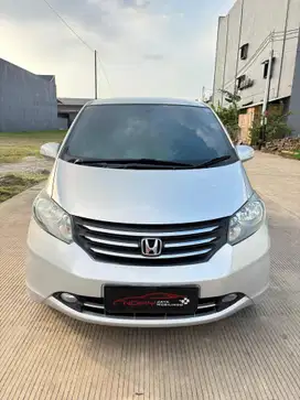 Honda Freed PSD 2011 silver murah