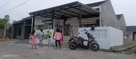 Kanopi baja ringan terpasang rapi