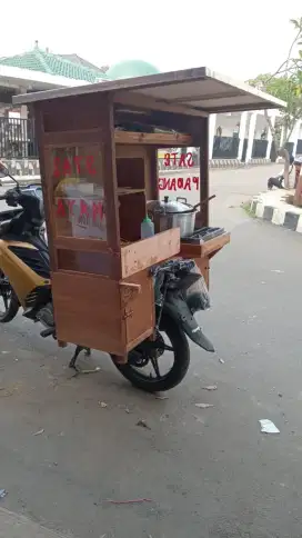 Gerobak motor bekas jualan sate padang
