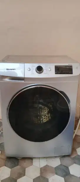 Mesin cuci SHARP kapasitas 8,5kg.jarang pake seperti baru