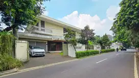 Dijual Rumah Tua di Jl Ametis Permata Hijau