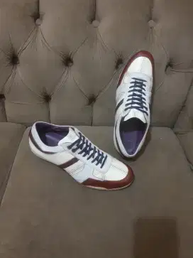 Mulus .authentic sepatu .sneakers hugo boss size 44