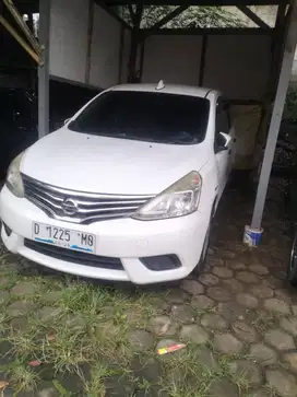 Nissan Grand Livina SV matic 2013