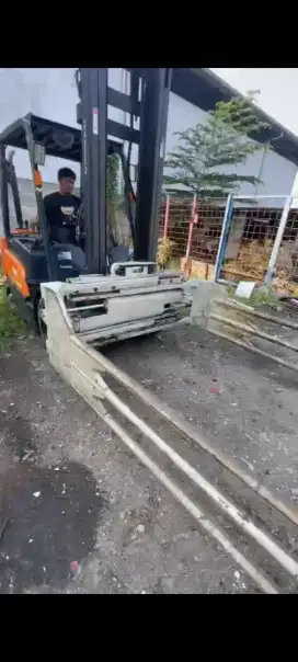 Forklif 3ton japit