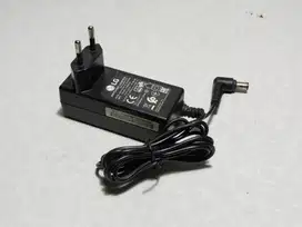 adaptor charger tv atau monitor LG original 19v 0.84a jarum