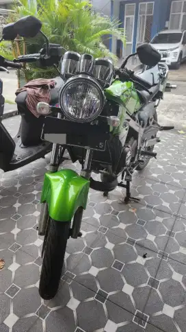 Dijual Ninja R 2015 low km, tembus ban