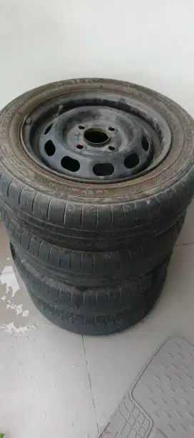 Velg + Ban OEM Wuling Air EV R12 Kaleng