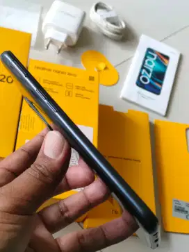 Jual Realme Narzo 20 pro Ram 8/128 fullset Ori 95% Mulus .
