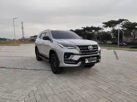 MURAH LOW KM SUPER Toyota Fortuner VRZ 2.8 GR Sport AT 2024 SIAP PAKAI