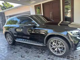 Mercedes-Benz GLC 200 (2020) AMG Line Black - Only 21rb km