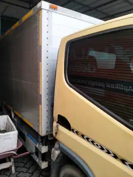 Mobil box colt diesel kondisi nagus,bebas nabrak dan banjir,km low.