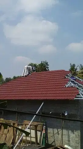 Bongkar Renovasi Atap Lapuk Dengan Baja Ringan Kokoh dan Berkualitas