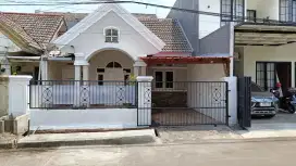 Dikontrakan Rumah di perumahan jatijajar Blok E