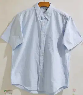 Kemeja denim soft blue Uniqlo pocket