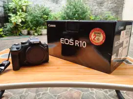 Canon EOS R10 Plus 2 Lens & Flash