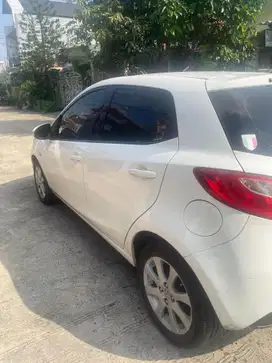 Mazda 2 2010 Bensin