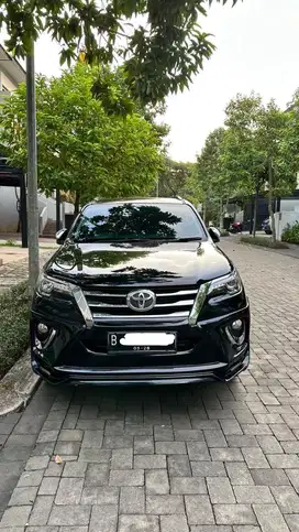 Fortuner VRZ 2016 diesel matic hitam