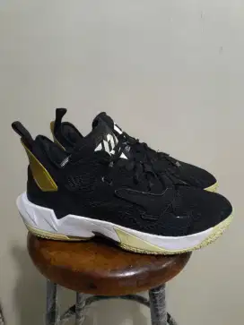 Sepatu Basket Badminton Running Nike Air Jordan Why Not Zero Mulus