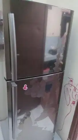 Kulkas 2 pintu atas sama bawah , kulkas bekas merek samsung