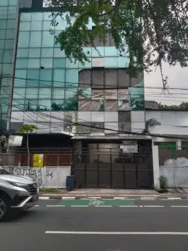 Di jual gedung 4 1/2 lantai