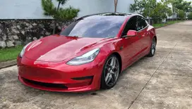 Tesla Model 3 2000 Listrik