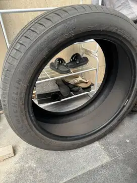 Ban Michelin Sport EV 255/45 R 20 untuk IONIQ5