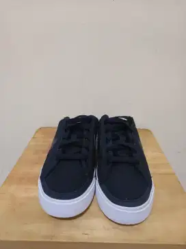 Sepatu sandal nike legacy mule