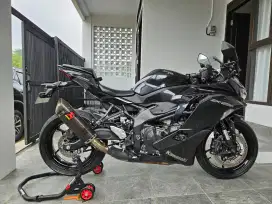 Kawasaki Ninja ZX 25 R Hitam Facelift Tahun 2022