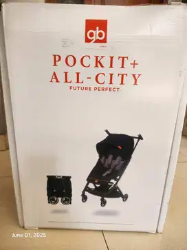 Stroller travel untuk anak. Merk gb. Untuk anak hingga usia 12th 12th.