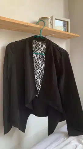 Blazer hitam The Executive brokat outer casual