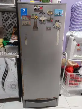 Kulkas aqua 1 pintu