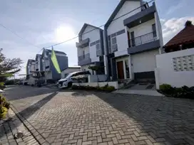 Rumah sebelah apartemen cocok untuk villa