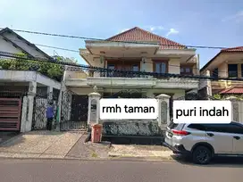 Rumah Taman, 403 m2, shm, hdp utara,3 mobil Puri Indah