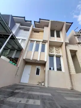 Rumah bagus harga murah di Grand wisata Bekasi