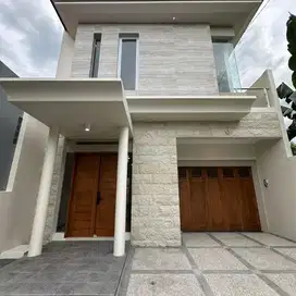 Rumah bagus baru dekat stadiun maguwo SD model