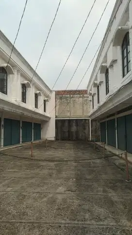 Sewakan Ruko 2,5 Lantai Cocok Untuk Usaha Expedisi  Condet, Jaktim