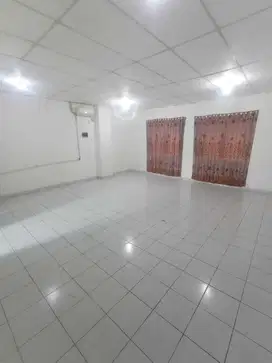 kantor di bagian atas ruko lantai 4 kelapa gading