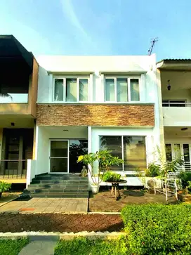 Cipete, Rumah luas 130 Siap huni dengan fasum swimpool