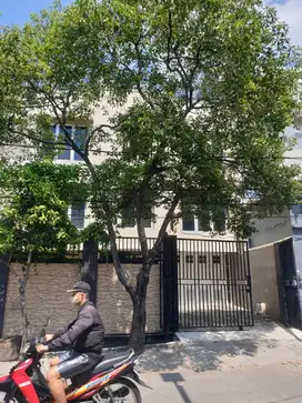 Ruko Dijual, tempat usaha penyewaan studio rekaman plus kost kost an