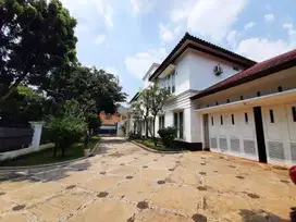 Jagakarsa, Rumah Bagus luas 1159 dilengkapi dengan halaman