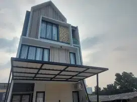 Pejaten jalan utama dekat penvil dengan lift 3 lantai