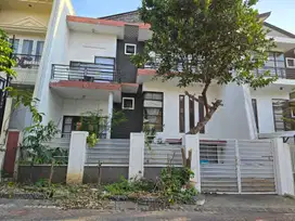 Rumah Citraland Villa Sentra Raya Bangunan Split Level Kosongan