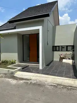 Rumah Dijual Dekat Jalan Solo Model Industrial 599 Juta Saja