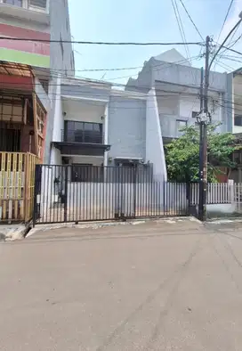 Rumah 2 Lantai Kelapa Cengkir Kelapa Gading Dijual