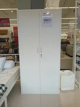 Lemari pakaian bahan besi