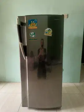 KULKAS SHARP 1 PINTU (BEKAS)