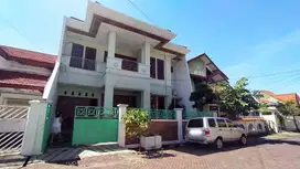 Rumah di Prapen Indah Timur