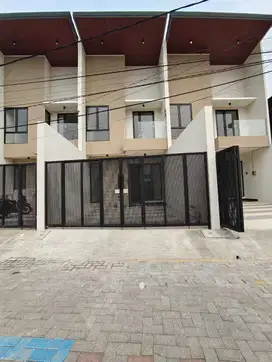 Rumah Baru Minimalis Dekat Raya MERR Lokasi Semampir Tengah Surabaya