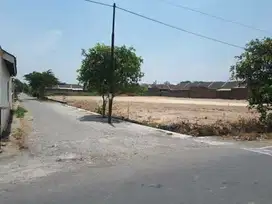 Tanah kering sudah urug, lokasi bagus, dekat jalan raya grogol