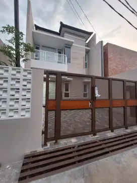 Rumah Baru 2 lantai di Turangga Buah batu dkt Bkr dan Batununggal
